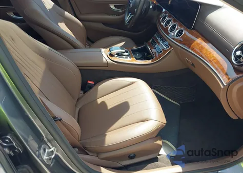 2020 Mercedes-Benz E 350 4Matic z USA, uszkodzony, nr VIN WDDZF8EB2LA713534